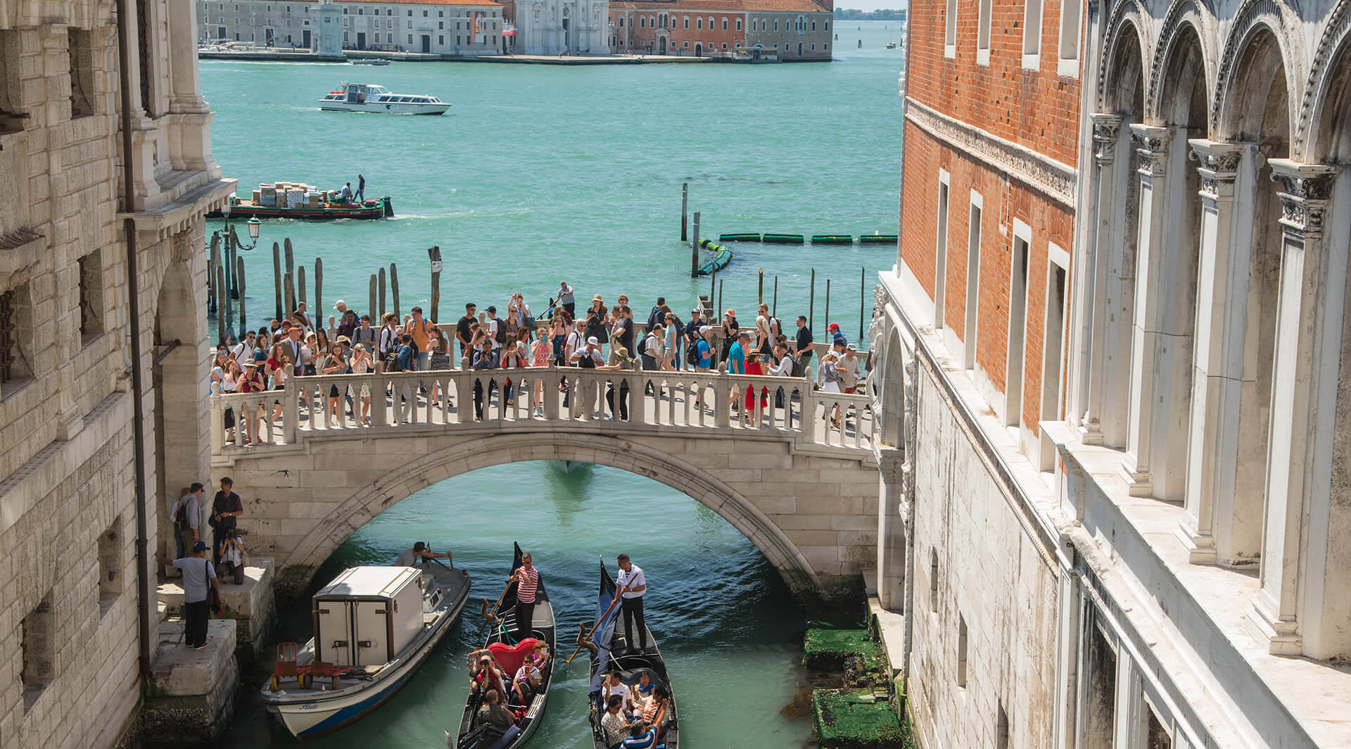 Blick von der Bridge of Sighs